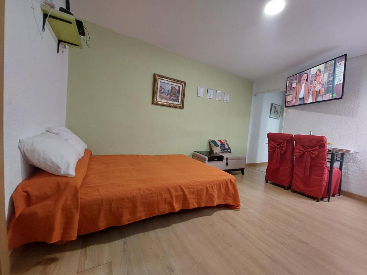 Homestay Extremadura Мадрид Екстериор снимка