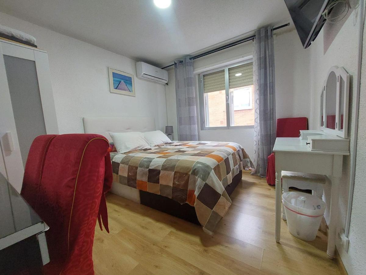 Homestay Extremadura Мадрид Екстериор снимка