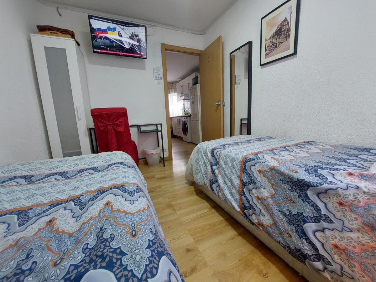 Homestay Extremadura Мадрид Екстериор снимка